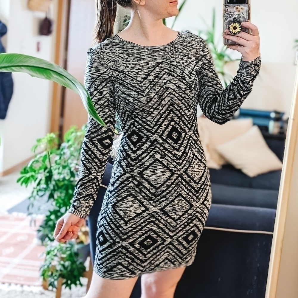 Trina Turk Black White Geometric Diamond Knit Long Sleeve Mini Dress - Size M